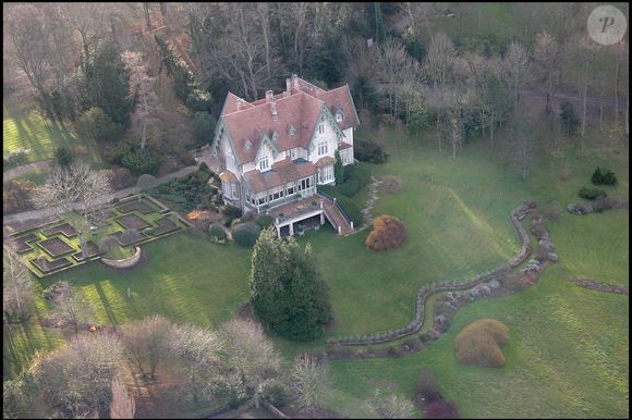 Exclusif - La nouvelle maison de Brad Pitt et Angelina Jolie, le château Gabriel à Berneville près de Deauville, appartenait avant à Yves Saint Laurent et Pierre Bergé. © AGENCE / BESTIMAGE