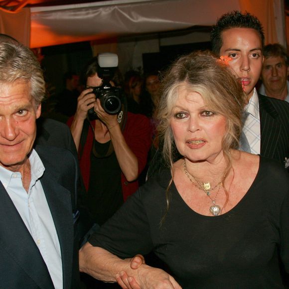 Archives - Brigitte Bardot et son mari Bernard d'Ormale lors de la 6ème édition du Festival de la fiction TV à Saint-Tropez, le 18 septembre 2004. © Frédéric Piau/Bestimage