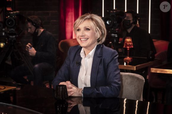 Exclusif - Evelyne Dhéliat - Sur le plateau de l'émission On Est En Direct (OEED) présentée par L.Ruquier à Paris le 25 février 2022. © Jack Tribeca / Bestimage