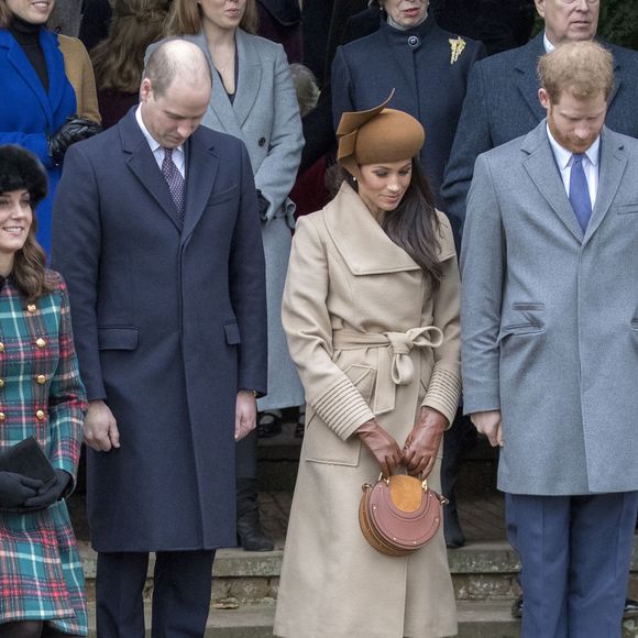 Kate Catherine Middleton, enceinte  et le prince William, duc de Cambridge avec le prince Harry et sa fiancée Meghan Markle - La famille royale d'Angleterre arrive à l'église St Mary Magdalene pour la messe de Noël à Sandringham le 25 décembre 2017 Agence / Bestimage