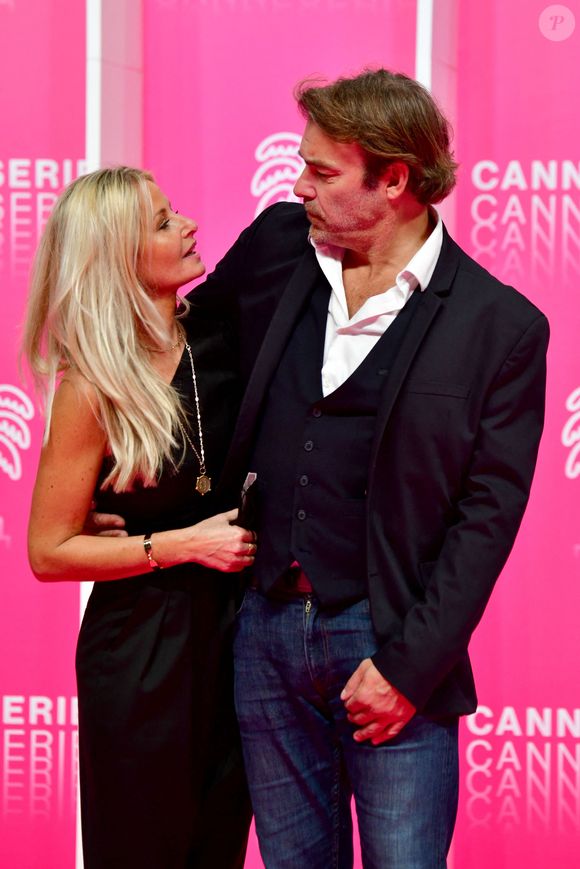 Patrick Puydebat et sa compagne Magali  au photocall de la seconde soirée du  festival Canneseries saison 3 au Palais des Festivals à Cannes, le 10 octobre 2020. 


© Bruno Bebert / Bestimage
