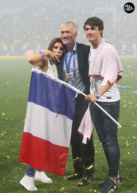 Didier Deschamps avec son fils Dylan et sa femme Claude Deschamps - Finale de la Coupe du Monde de Football 2018 en Russie à Moscou, opposant la France à la Croatie (4-2) le 15 juillet 2018 
© Cyril Moreau/Bestimage