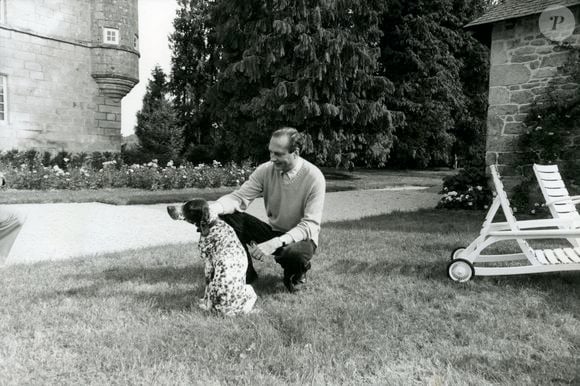 Depuis le départ de Jacques Chirac, le château de Bity serait laissé à l'abandon et en très mauvais état. Une rumeur que des habitants de Corrèze ont tenu à démentir...

Photo d'archives du 30 août 1976 de l'ancien président Jacques Chirac et de son épouse Bernadette dans leur château de Bity à Sarran, France. Photo Buthaud/Andbz/Abaca