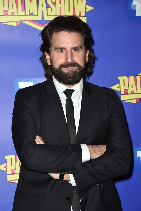 Moins de deux ans après la naissance de son premier enfant et alors qu'elle s'est séparée depuis peu, Marie Portolano rencontre Grégoire Ludig. Tout de suite il veut vivre avec elle. 

Grégoire Ludig lors du photocall de la projection de "Ce Soir C'est Palmashow" au cinéma du Panthéon à Paris, France, le 10 décembre 2018. © Giancarlo Gorassini/Bestimage