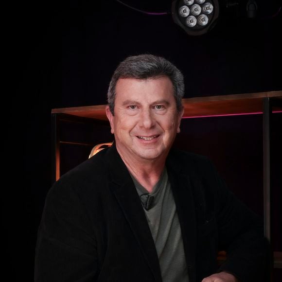 Pascal Bataille en interview pour "En privé avec", format original de Webedia © Jack Tribeca/Bestimage