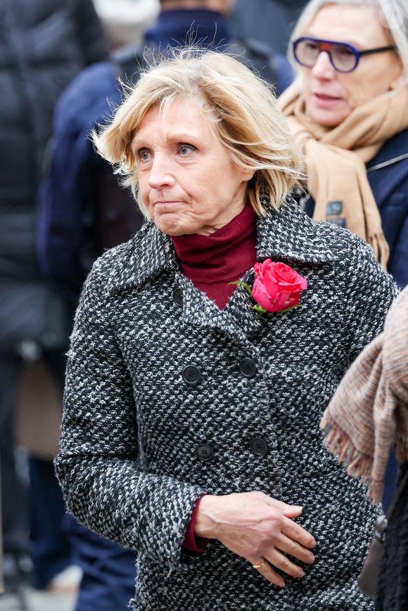 Evelyne Dhéliat - Sortie des obsèques de Catherine Laborde en l’église Saint-Roch à Paris, le 6 février 2025. Décédée le 28 janvier 2025 à l'âge de 73 ans, l'ancienne présentatrice météo de TF1 (1988 - 2017) était atteinte de la maladie neurodégénérative à corps de Lewy. 
© Jacovides - Moreau / Bestimage