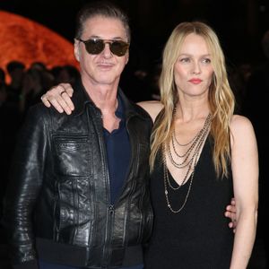 Ce nouveau disque a été conçu en étroite collaboration avec le célèbre chanteur Étienne Daho.
Étienne Daho et Vanessa Paradis - Célébrités au Défilé Chanel, Collections Prêt-à-porter Printemps / Eté 2026, dans le cadre de la Fashion Week de Paris. Au Grand Palais à Paris, France, le 06 Octobre 2025.
© Bertrand Rindoff / Bestimage