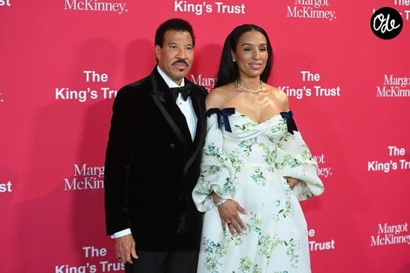 Lionel Richie and Lisa Parigi - Photocall de la soirée de gala The King's Trust Global Gala à New York le 2 mai 2024. STARMAX / BESTIMAGE