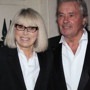 Il a accepté la présence d’Alain Delon, autre grand amour de Mireille Darc, à ses côtés.

Archive - Alain Delon et Mireille Darc lors du gala de l'IFRAD à Paris, France, le 18 Septembre 2013. © Agence/Bestimage
