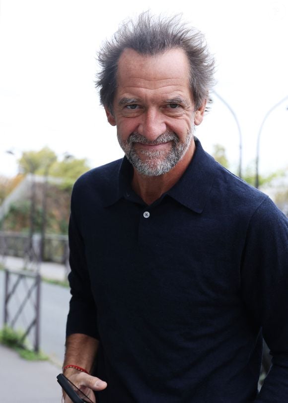 Stéphane De Groodt lors de l'enregistrement de l'émission "Vivement Dimanche" (du 16 novembre) à Paris le 22 octobre 2025. © Bestimage