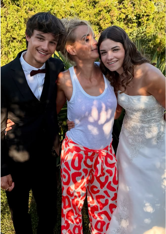 Elodie Gossuin et Bertrand Lacherie parents de deux paires de jumeaux : Rose et Jules ainsi que Joséphine et Léonard.