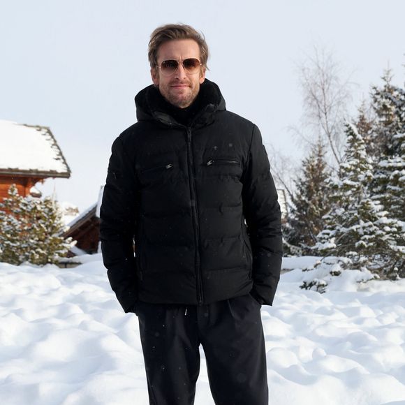 Philippe Lacheau au photocall du film "Mauvaise Pioche" lors du 29ème Festival International du Film de Comédie de l'Alpe d'Huez, le 22 janvier 2026. © Dominique Jacovides/Bestimage