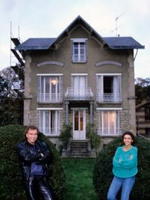 Un couple oublié ! Corinne Touzet et Bernard Lavilliers : au coeur de leur vie dans leur maison à la campagne