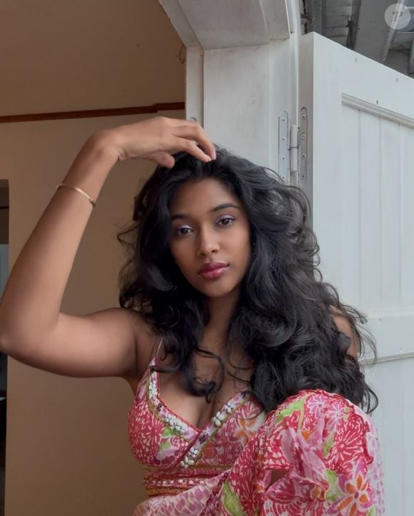 Travailleuse acharnée et très ambitieuse, elle ajoute : "Beaucoup se posent la question : est-ce que c'est possible de gérer les études ou est-ce qu'il faut les mettre en pause quand on est miss Réunion ? Moi je m'en sens capable". 

Priya Padavatan, élue Miss Réunion @Instagram 2025