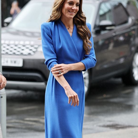 La princesse de Galles (Catherine Kate Middleton, princesse de Galles) visite le Christie NHS Foundation Trust, pour mettre en évidence le pouvoir de guérison des soins holistiques, parallèlement aux soins cliniques, pour les personnes vivant avec et au-delà du cancer, à Manchester, au Royaume-Uni, le 4 juin 2026.

© Andy Stenning/WPA-Pool/ Julien Burton / Bestimage