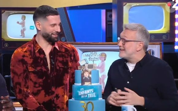 Laurent Ruquier et Hugo Manos sur le plateau des "Enfants de la télé"