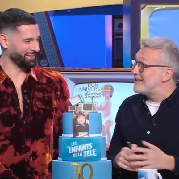 Laurent Ruquier et Hugo Manos sur le plateau des "Enfants de la télé"