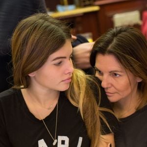 Rétro - Veronika Loubry a perdu son compagnon Gérard Kadoche d'une longue maladie - Exclusif - Prix Spécial - Thylane Blondeau et sa mère Véronika Loubry pendant le petit déjeuner avant de rejoindre le cinéma avant de se rendre à l'avant-première du film "Belle et Sébastien : l'aventure continue" au Gaumont Opéra à Paris, le 29 novembre 2015. © Romuald Meigneux / Bestimage