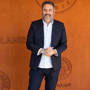 Bruce Toussaint au village lors des Internationaux de France de Tennis de Roland Garros 2025. Paris, le 30 mai 2025. 
© Moreau / Jacovides / Bestimage