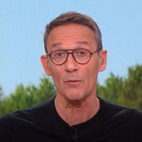 "J'ai même voulu arrêter mon métier" : La vie de Julien Courbet, "dans une toute petite maison à la campagne", lui a fait repenser ses projets d'avenir