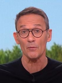 "J'ai même voulu arrêter mon métier" : La vie de Julien Courbet, "dans une toute petite maison à la campagne", lui a fait repenser ses projets d'avenir