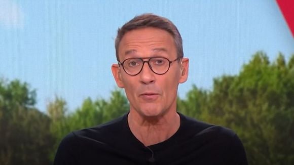 "J'ai même voulu arrêter mon métier" : La vie de Julien Courbet, "dans une toute petite maison à la campagne", lui a fait repenser ses projets d'avenir