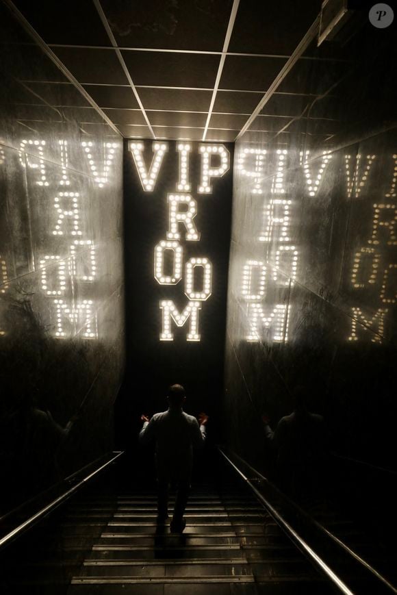 J.Roch a reçu ses amis pour fêter la fermeture de son célèbre club privé, "VIP Room" à Saint-Tropez, après 29 ans d'existence, le 5 avril 2026. Après un dernier week-end de fête, du 3 au 5 avril 2026, le célèbre établissement sera remplacé par le "Lilly's Club".
© Luc Boutria / Nice Matin / Bestimage