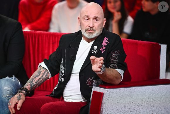 L'animateur va beaucoup mieux aujourd'hui et il fait très attention à sa santé.

Vincent Lagaf - Enregistrement de l'émission Vivement dimanche consacrée à l'équipe du Splendid au studio Rive Gauche, présentée par M.Drucker.  © Guillaume Gaffiot / Bestimage