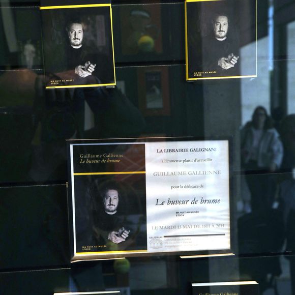 Illustration de la vitrine - Guillaume Gallienne dédicace son livre "Le buveur de brume" à la Galerie Galignani à Paris, France, le 13 Mai 2025. © Bertrand Rindoff / Bestimage