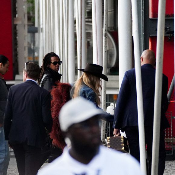 Beyoncé, Jay-Z - Arrivées au défilé de mode Louis Vuitton Homme, Collection Printemps-Été 2026 dans le cadre de la Fashion Week de Paris le 24 juin 2025.

© Anne-Sophie guebey / Bestimage