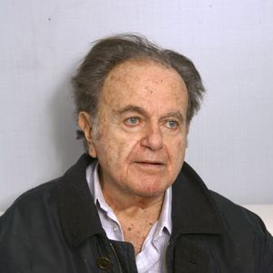 Un constat confirmé par le chanteur qui révélait, déjà en 2010, être adepte du naturisme... En bonne compagnie !

Portrait de Guy Beart 2013 © JLPPA / Bestimage