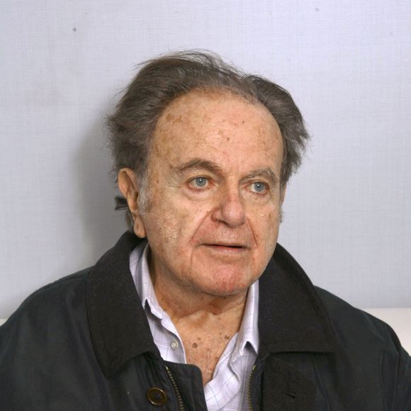 Un constat confirmé par le chanteur qui révélait, déjà en 2010, être adepte du naturisme... En bonne compagnie !

Portrait de Guy Beart 2013 © JLPPA / Bestimage