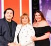 Exclusif - Michèle Bernier et ses enfants Enzo et Charlotte Gaccio lors du backstage de l'enregistrement de l'émission "Famille je vous aime" présentée par M. Drucker et qui sera diffusée le 13 juin 2025 sur France 3, aux Studios rive gauche à Paris, France, le 14 avril 2025. © Clovis-Gaffiot/Bestimage
Tout au long de sa carrière, Michel Drucker a interviewé les parents de ses invités pour comprendre leur parcours. Il a tissé des liens avec chacune de leur famille. Voilà comment est née l'idée de " Famille je vous aime ".
Cette émission diffusée en prime time sur France 3, entre la Fête des Mères et la Fête des Pères, a pour thème principal la transmission.
La famille a toujours inspiré les artistes que ce soit en chanson ou en humour. Gad Elmaleh, le parrain de cette première émission sera accompagné de Régine et David, ses parents. Il y aura également Dany Brillant, Anne Roumanoff, Roman Doduick et leur maman, Michèle Bernier, Laurent Voulzy, Gérard Lanvin, Louis Chedid, Michel et Beatrice Leeb et leurs enfants, mais aussi David Hallyday et Olivier de Benoist dont les récents spectacles abordent ce sujet.
Entre émotion et fous rires, nous n'avons pas fini d'aimer ces drôles de Familles !