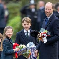Une si belle photo pour la fête des Pères ! Le prince William choyé par Charlotte, George et Louis, ses 3 enfants