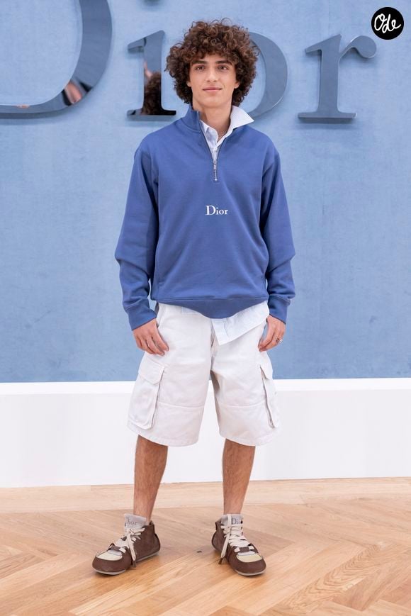 L'univers de la mode ne lui était pas totalement inconnu puisqu'il a assisté avec sa mère et sa sœur Vida à plusieurs autres défilés.

Levi Alves McConaughey lors du défilé Dior Homme printemps-été 2026, organisé dans le cadre de la Fashion Week de Paris, à l'Hôtel national des Invalides, le 27 juin 2025. © RINDOFF-BORDE / BESTIMAGE