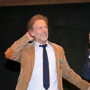 Exclusif - Jean-Marc Dumontet remet la décoration à Stéphane Freiss qui est élevé au grade d’Officier de l'ordre des Arts et des Lettres au théâtre Antoine à Paris, France, le 13 Mai 2024.  Stéphane Freiss a reçu cette distinction après avoir été nommé chevalier de l'ordre des Arts et des Lettres en 2013.

© Bertrand Rindoff / Bestimage