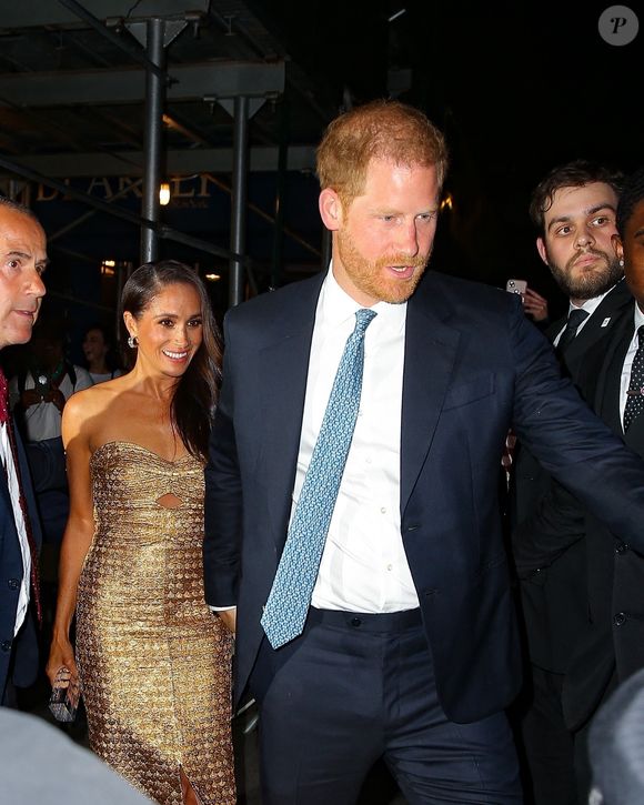 Le prince Harry, duc de Sussex et Meghan Markle, duchesse de Sussex, à la sortie de la cérémonie des "Women of Vision Awards" au Ziegfeld Theatre à New York, le 16 mai 2023.