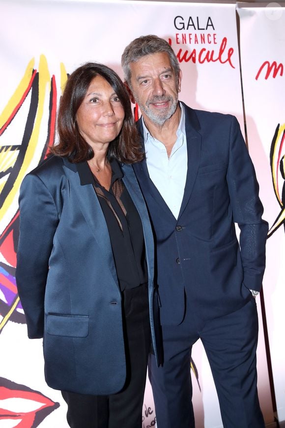 Docteur Michel Cymes et sa femme Nathalie Cymes à la soirée de gala Enfance Majuscule à Salle Gaveau à Paris le 7 octobre 2024. Enfance Majuscule milite activement pour une libération de la parole des victimes, et pour une réelle prise en compte par les pouvoirs publics des violences et des maltraitances quotidiennes subies par les enfants.

© Bertrand Rindoff / Bestimage