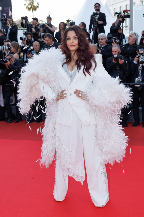 Aishwarya Rai - Montée des marches pour la cérémonie de clôture du 79ème Festival International du Film de Cannes, le 23 mai 2026. © Jacovides-Moreau / Bestimage
