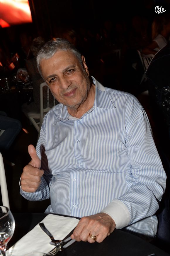 a été contraint de vendre sa sublime maison pour régler une dette de près de 30 millions d’euros

Enrico Macias - People à la 3ème édition de la "Fight Night" à Saint-Tropez. Le 4 août 2015
©RACHID BELLAK / BESTIMAGE