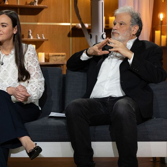 Graziella Dolce, Raphaël Mezrahi sur plateau de l'émission "Animalement Vôtre" présentée par Bernard Montiel et diffusée le 15 février 2026 sur France 3, à Paris, France, le 13 janvier 2026. © Julien Sarkissian/Bestimage