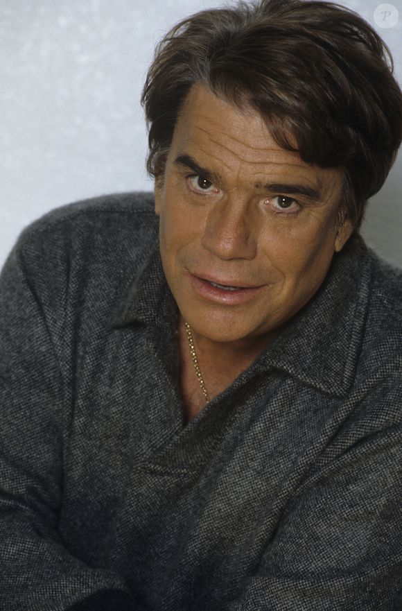 Bernard Tapie en studio le 3 décembre 2001 (Archives). Michel MARIZY via Bestimage