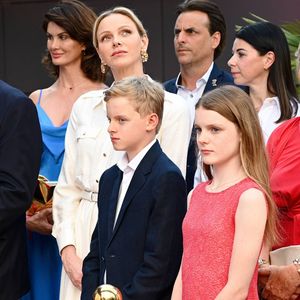 Le prince Albert II de Monaco, la princesse Charlène de Monaco, la princesse Gabriella de Monaco, comtesse de Carladès, et le prince Jacques de Monaco, marquis des Baux, assistent à l’inauguration de l’espace thématique consacré à la Principauté de Monaco à Europa-Park, à Rust, en Allemagne, le 29 juin 2026. © Dana Press/Bestimage