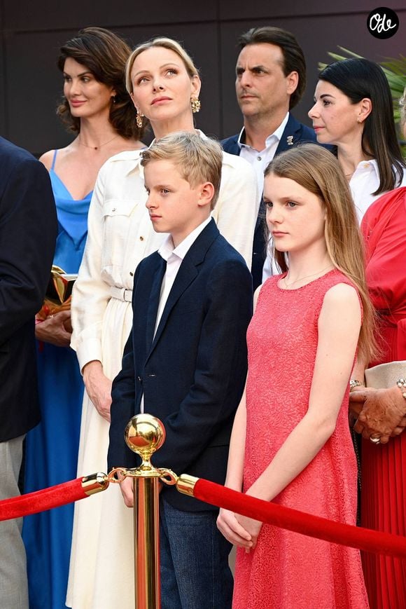 Le prince Albert II de Monaco, la princesse Charlène de Monaco, la princesse Gabriella de Monaco, comtesse de Carladès, et le prince Jacques de Monaco, marquis des Baux, assistent à l’inauguration de l’espace thématique consacré à la Principauté de Monaco à Europa-Park, à Rust, en Allemagne, le 29 juin 2026. © Dana Press/Bestimage
