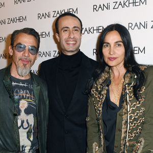 Florent Pagny, la créatrice Rani Zakhem et Azucena Camano assistent au défilé Rani Zakhem Haute Couture printemps-été 2018 dans le cadre de la Fashion Week de Paris le 22 janvier 2018 à Paris, France. Photo par Laurent Zabulon/ABACAPRESS.COM