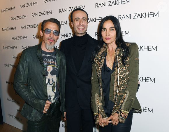 Florent Pagny, la créatrice Rani Zakhem et Azucena Camano assistent au défilé Rani Zakhem Haute Couture printemps-été 2018 dans le cadre de la Fashion Week de Paris le 22 janvier 2018 à Paris, France. Photo par Laurent Zabulon/ABACAPRESS.COM