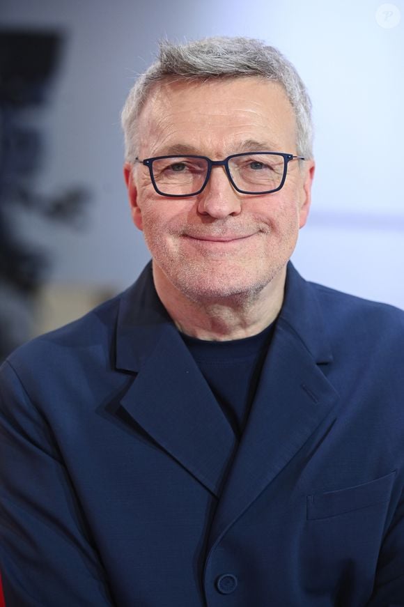 Exclusif - Laurent Ruquier lors de l'enregistrement de l'émission "Vivement dimanche" au studio Rive Gauche, présentée par M.Drucker avec une diffusion sur France 3 le 8 mars 2026, à Paris, France, le 25 février 2026. © Guillaume Gaffiot/Bestimage