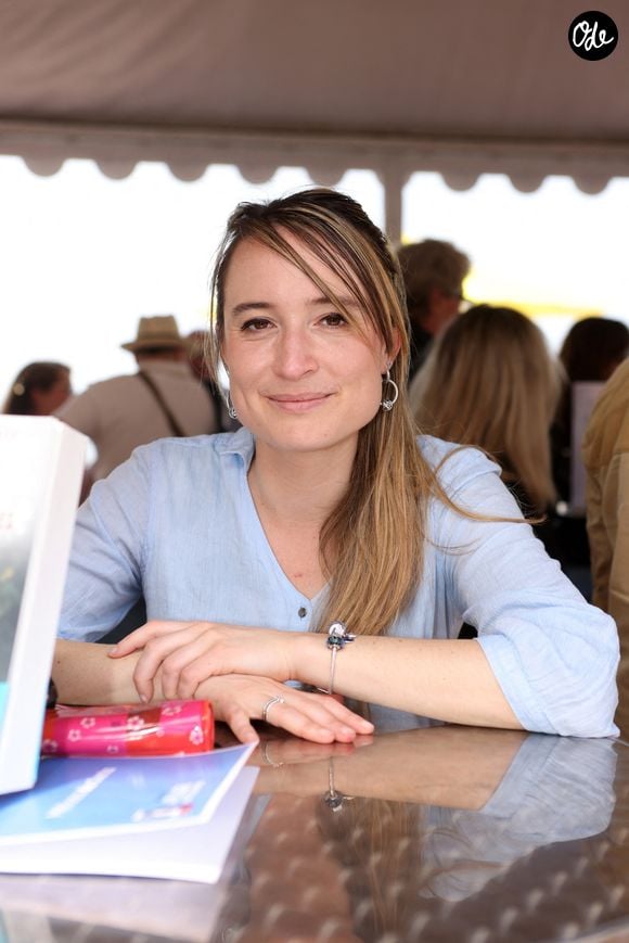 Mélissa Da Costa - "Les douleurs fantômes" - Rendez vous littéraire "La plage aux écrivains" à Arcachon le 1er mai 2022. © Jean-Marc Lhomer/Bestimage
