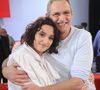 Vincent Dubois sera rejoint par sa fille, Camille Dubois qui a hérité de la fibre artistique paternelle et qui a d'ailleurs déjà croisé la route du duo comique sur grand écran, puisqu'elle figurait au casting de leur succès au box-office Les Bodin's en Thaïlande.

Exclusif - Vincent Dubois et sa fille Camille Dubois lors de l'enregistrement de l'émission Vivement dimanche au studio Rive gauche, présentée par M.Drucker, diffusée sur France 3 le 10 mai 2026, à Paris, France, le 14 avril 2026. © Guillaume Gaffiot/Bestimage