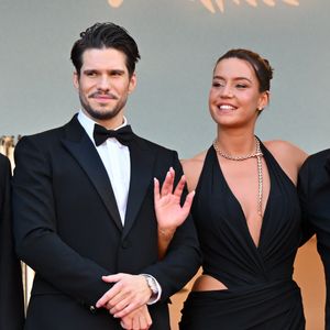 François Civil et Adèle Exarchopoulos à la montée des marches du film "L’amour ouf" lors du 77ème Festival International du Film de Cannes, au Palais des Festivals à Cannes, le 23 mai 2024.

© Bruno Bebert / Bestimage